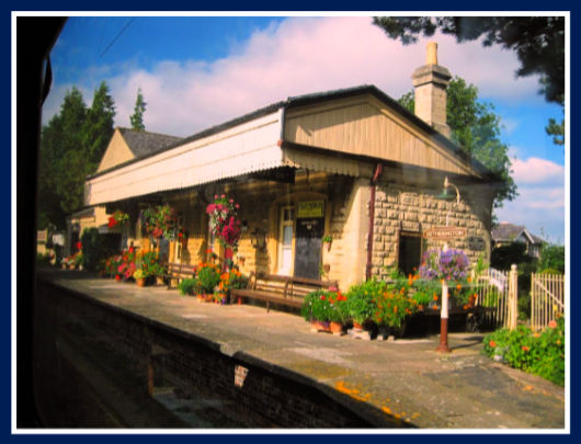 2018 11 Vintage Train Station